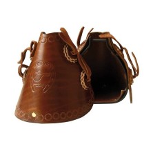 ESTRIBO DE METAL CON PROTECCIÓN DE CUERO PASO ESTRECHO