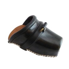 Estribo zueco con base de madera