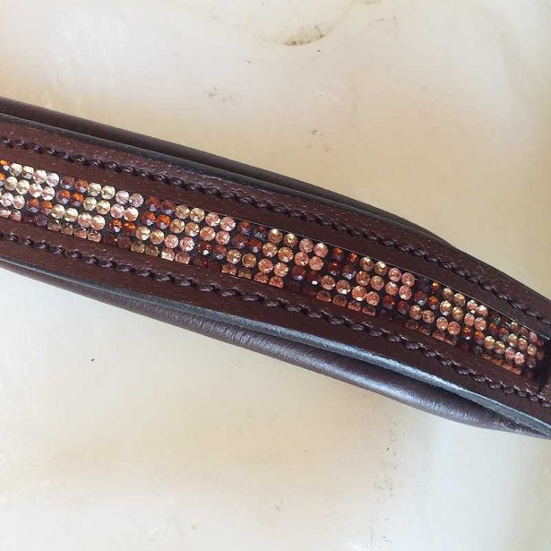 CABEZADA CON FRONTALERA DE PIEDRAS