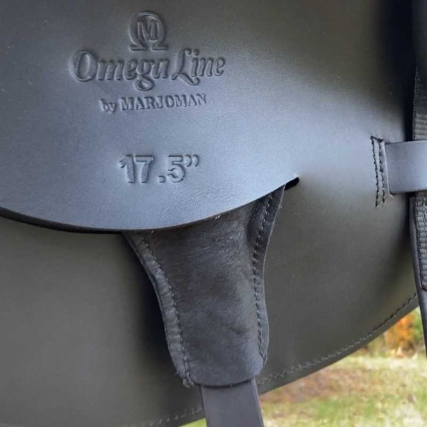 Silla de doma Omega monofaldón muslera con puentes intercambiables