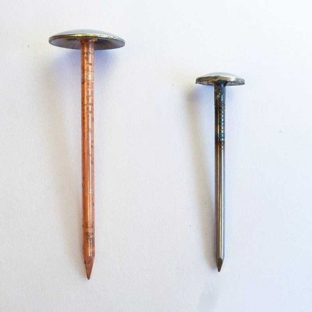 CLAVO PARA FALDÓN DE SILLA INGLESA